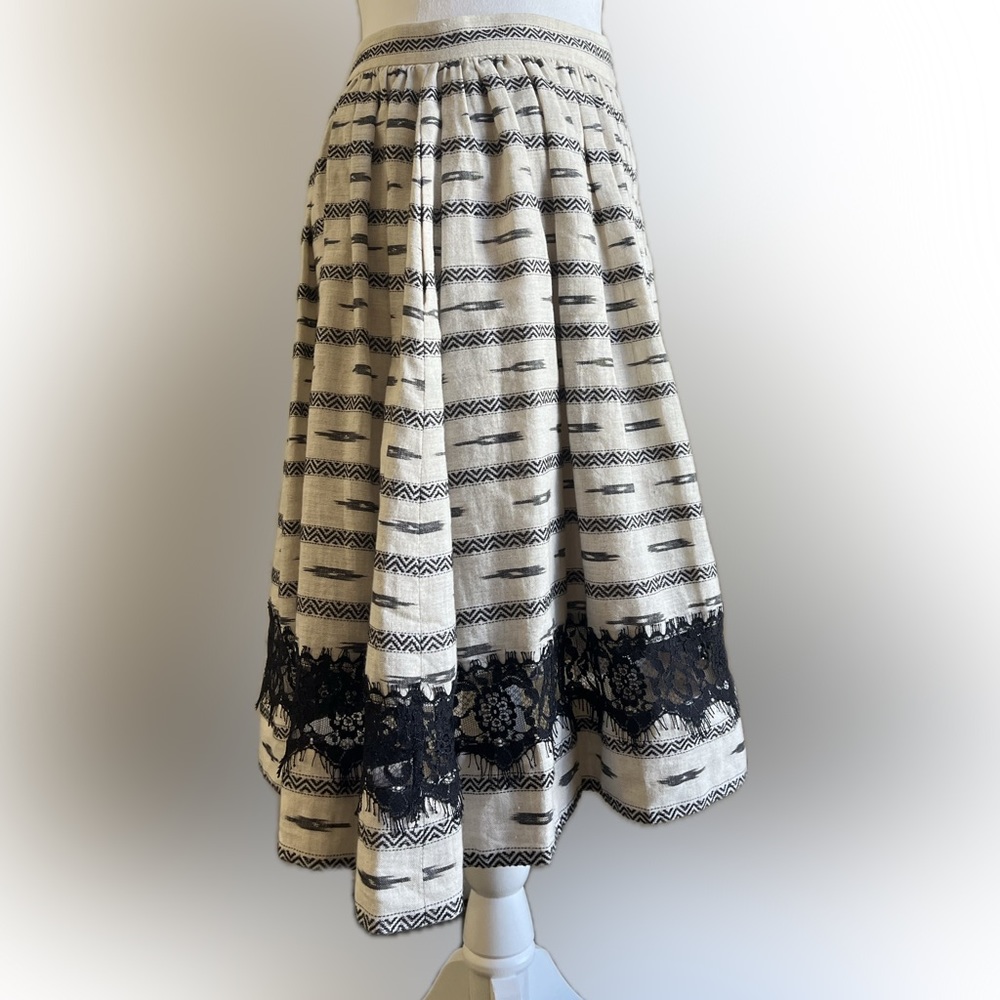 Alice + Olivia Mazie Lace Trim
Midi Skirt Size 4